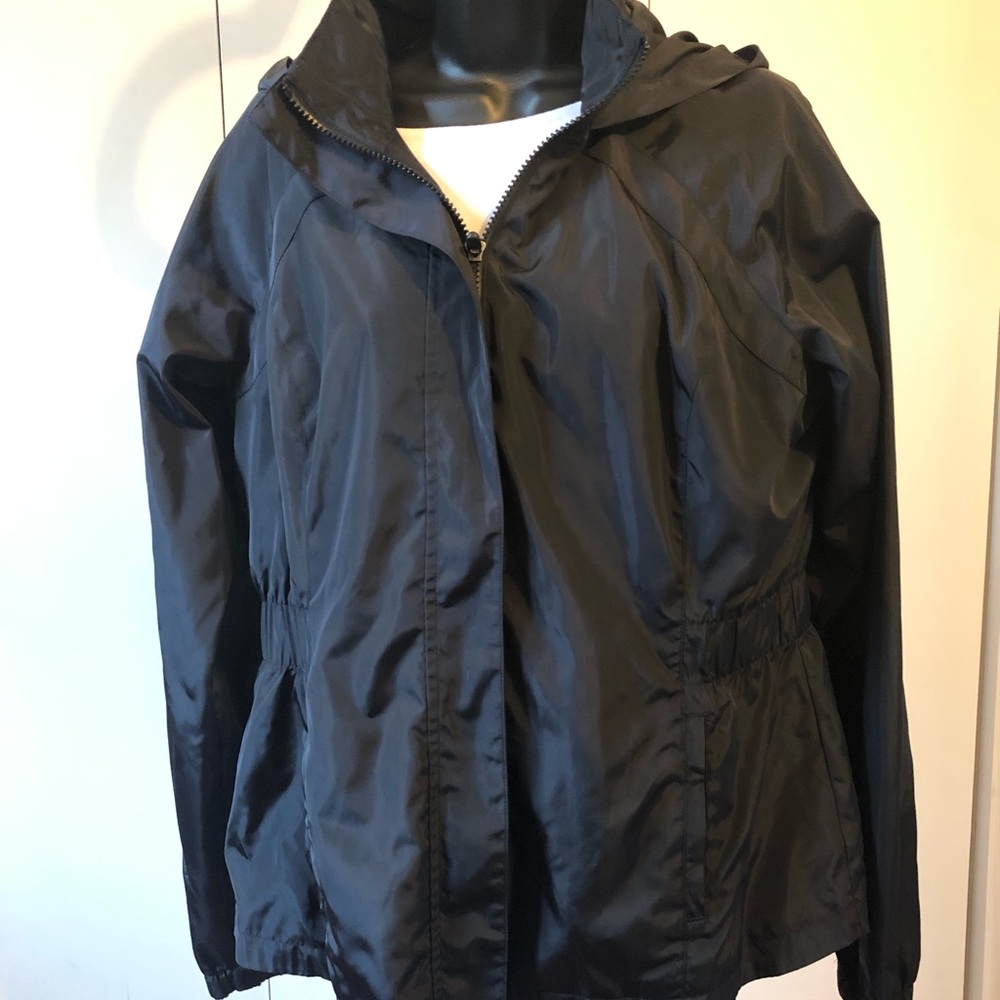 Wmn’s FILA Lightweight Hooded Jacket